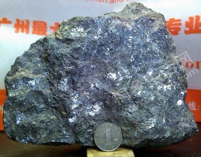 银白色金属矿石的常见种类与识别特征